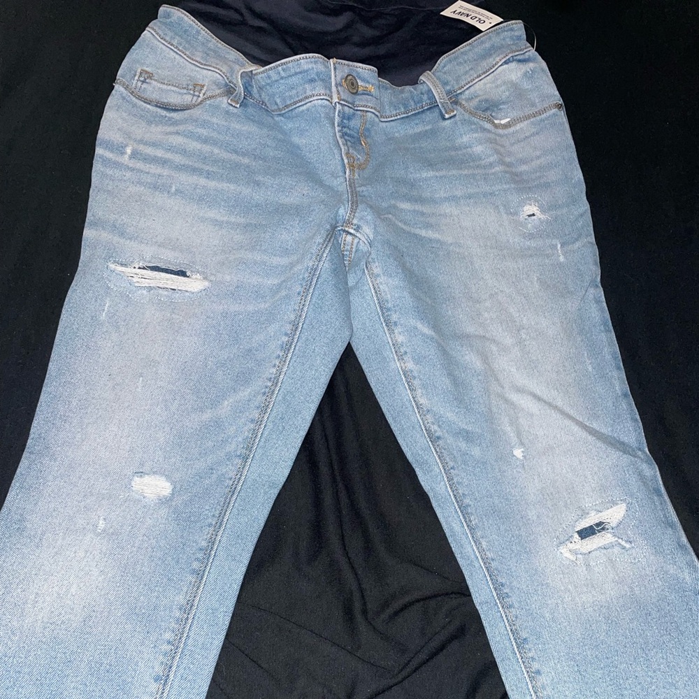 NWT Old Navy Maternity Premium Full-Panel Rockstar Ripped Jeans
